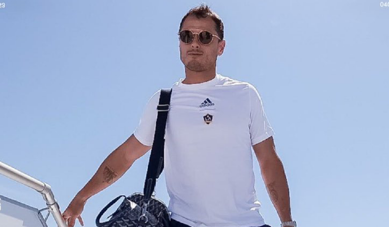 Chicharito ya viajó con el Tricolor / Foto: @LAGalaxy