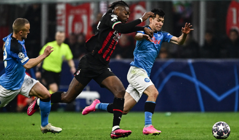El mexicano estuvo desaparecido ante Milan en la Champions _ Foto_ AFP