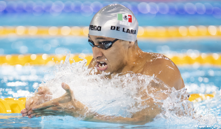 Miguel de Lara es el primer nadador mexicano clasificado a París 2024. FOTO: MEXSPORT
