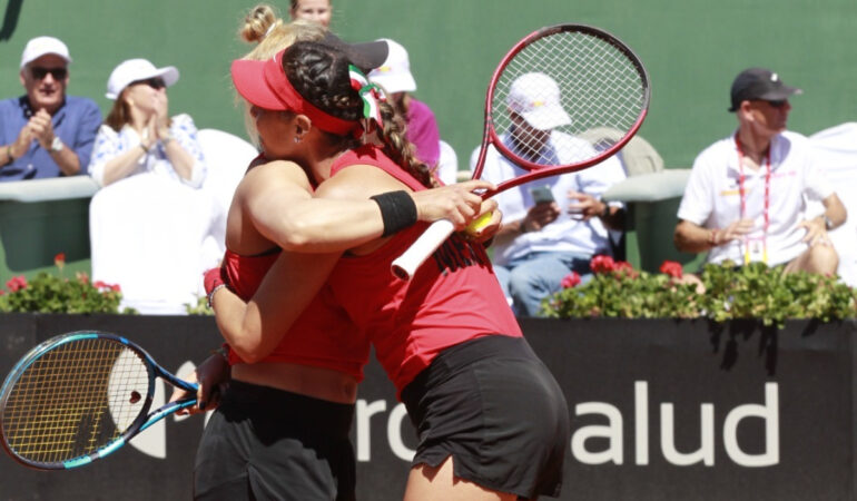 Renata Zarazúa y Giuliana Olmos consiguieron un punto para México. FOTO: Cortesía FMT