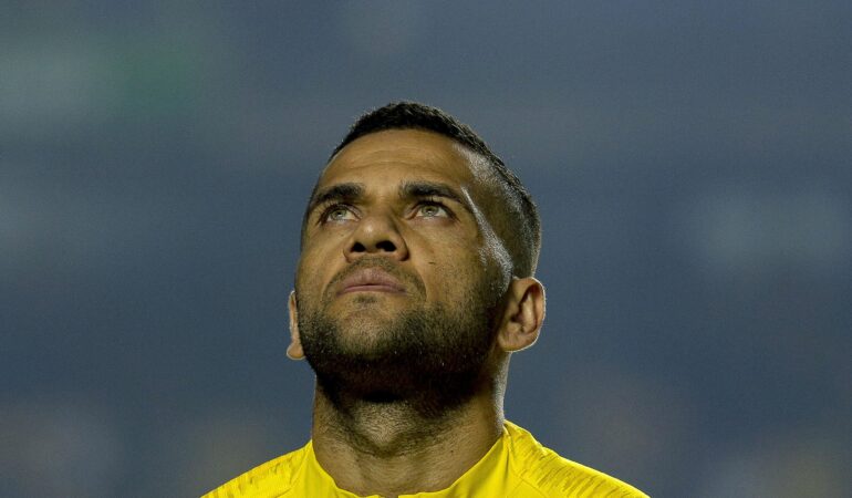 Revelan insultos a Dani Alves en prisión: