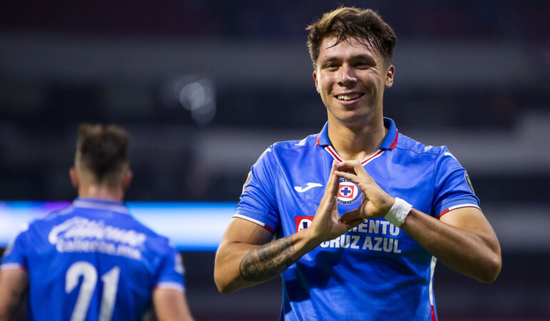 PSV se acercó a Cruz Azul para fichar a Rodrigo Huescas. FOTO: Mexsport
