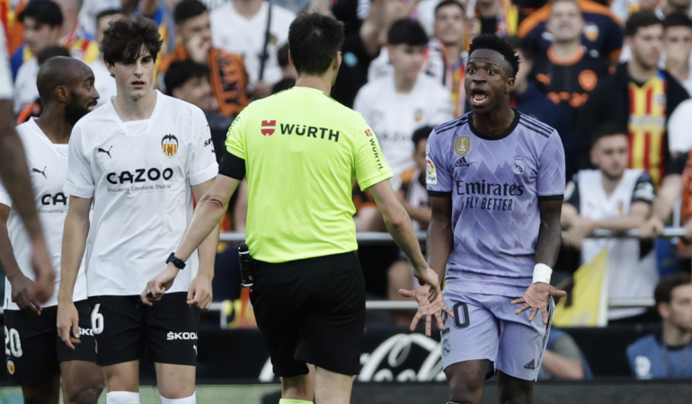 Vinicius recibió gritos racistas