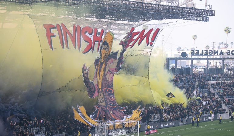 Aficionados del LAFC mostraron un tifo de Mortal Kombat / Foto: Mexsport