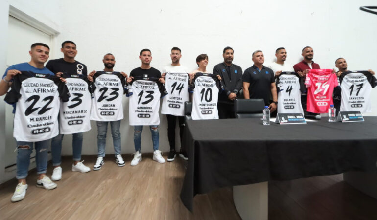 Querétaro presentó a sus nueve refuerzos para el Apertura 2023. FOTO: Miguel Cruz | El Diario de Querétaro
