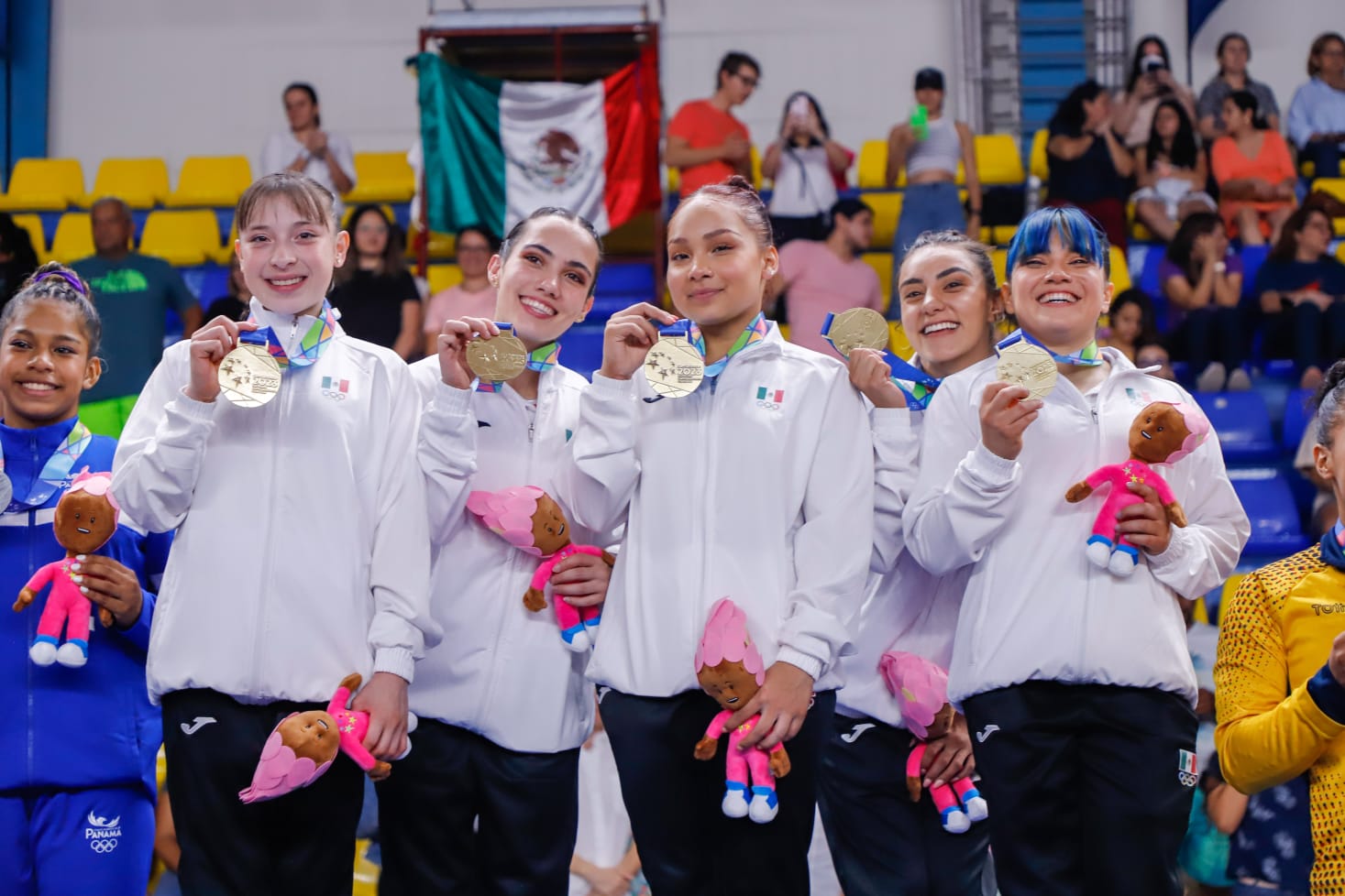 Alexa Moreno y equipo mexicano de gimnasia arrasan en Juegos  Centroamericanos y del Caribe - AS México