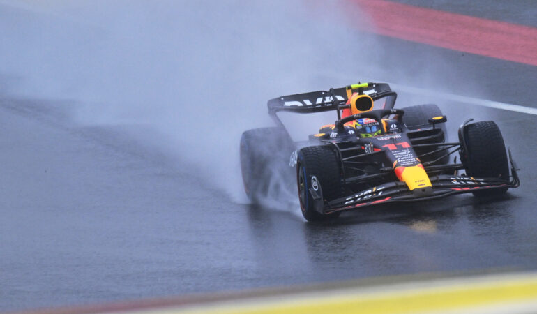 Checo Pérez es tercero en qualy arrancará segundo en GP de Bélgica. FOTO: AFP