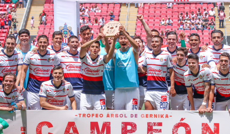 Chivas se quedó con el trofeo Árbol de Gernike venciendo al Athletic de Bilbao en penales _ Foto_ Mexsport