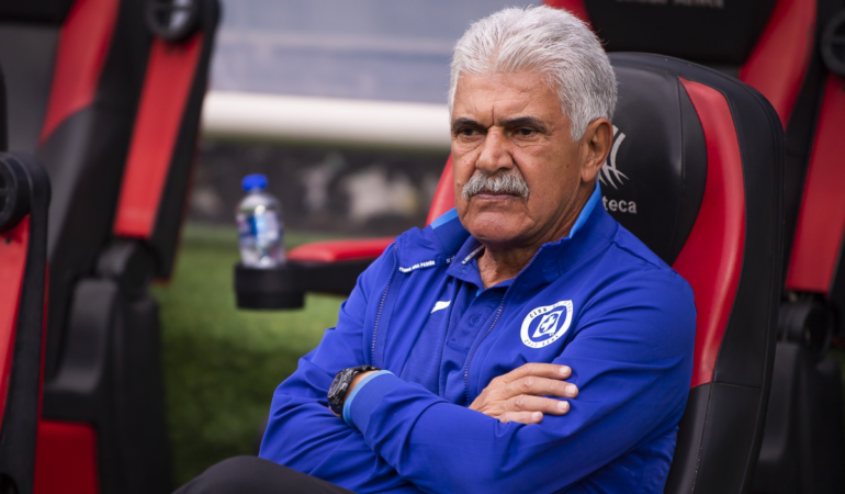 El Tuca aun quiere a Alan Pulido en Cruz Azul / Foto: Mexsport