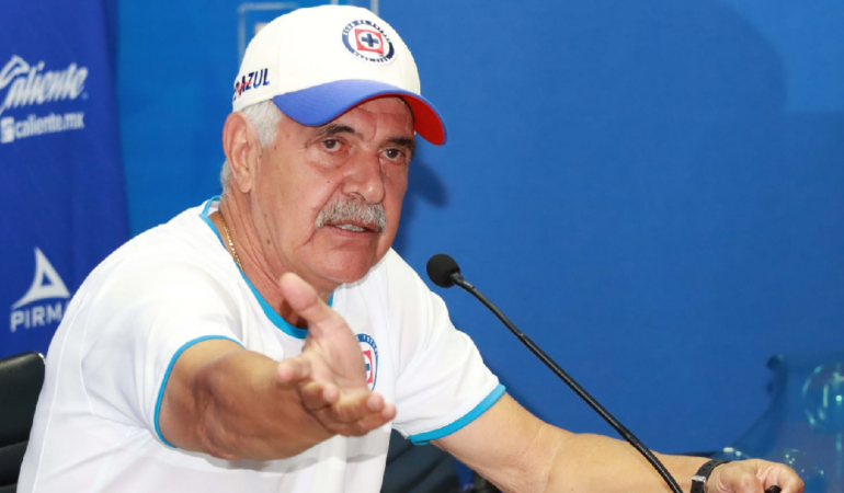 El Tuca responde a las críticas de la afición / Foto: Martín Montiel
