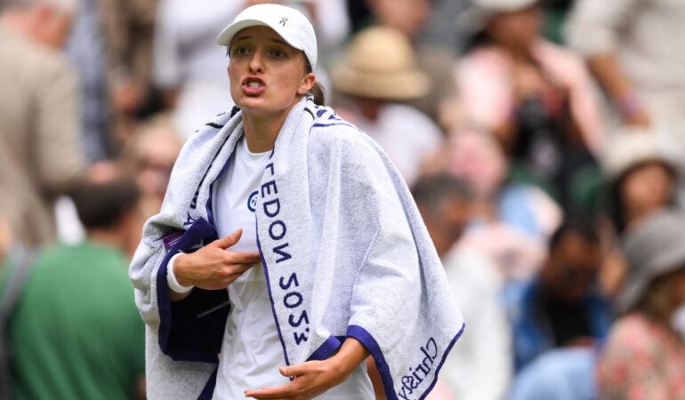 Iga Swiatek fue eliminada de Wimbledon por Svitolina. FOTO: AFP