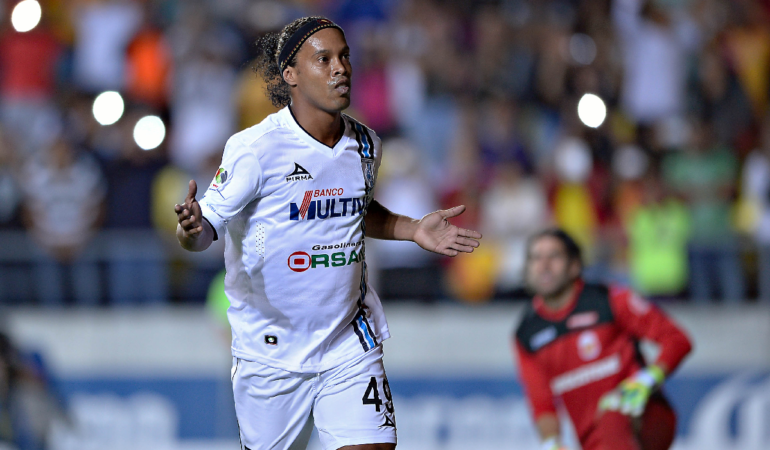 Ronaldinho fue figura del Querétaro / Foto: Mexsport