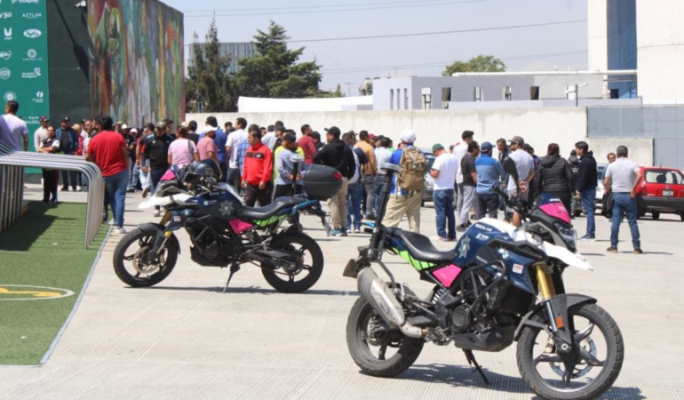La reventa llegó al estadio de los Pericos. FOTO: Julio César Martínez