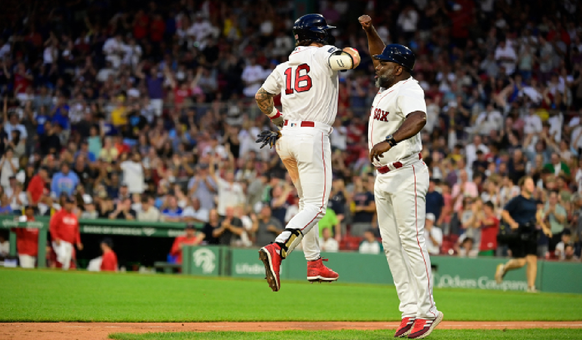 Debut! Red Sox suben a Luis Urías para el juego ante Blue Jays