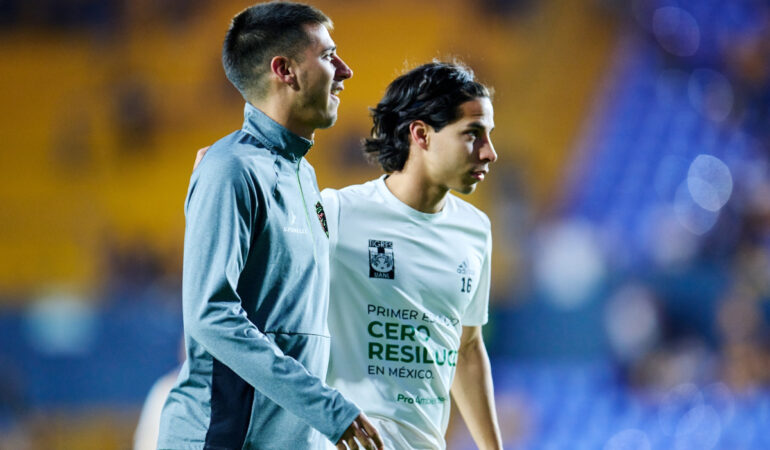Mauro Lainez jugará en los Gallos Blancos de Querétaro. FOTO: Mexsport
