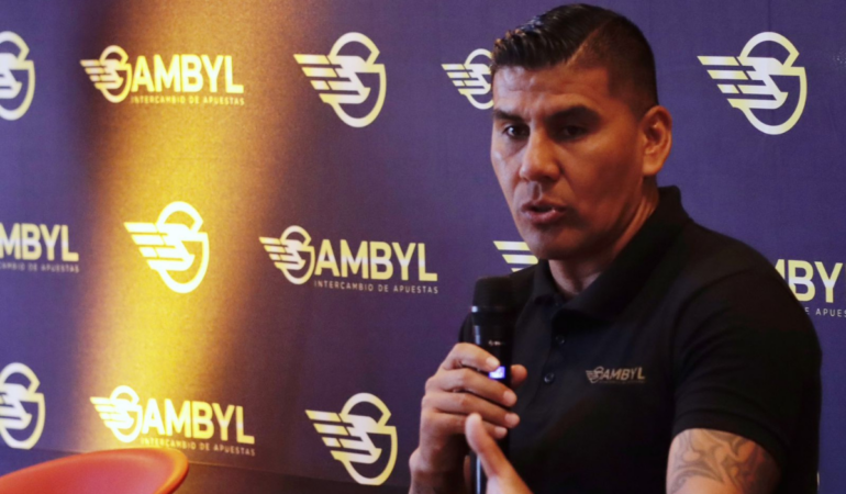 Carlos Salcido tuvo la oportunidad de vivir tanto el Clásico Nacional como el Regio Foto_Ramón Romero