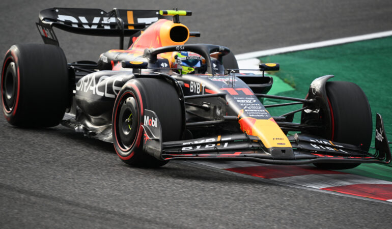Checo Pérez tuvo un mal inicio de carrera. FOTO: AFP