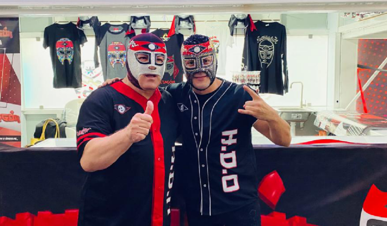 El amo de los ocho ángulos inauguro su tienda en la Arena México / Foto: Cortesía Multienfoque