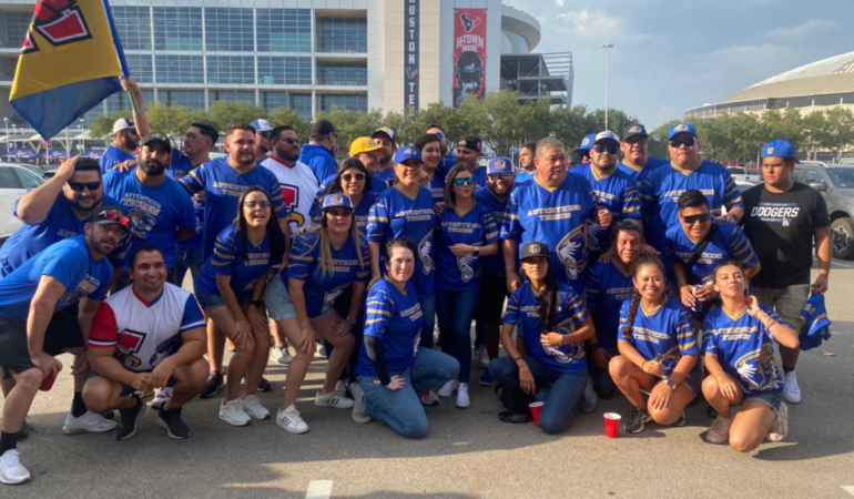 El apoyo se hizo presente en Houston / Foto: Jorge Briones