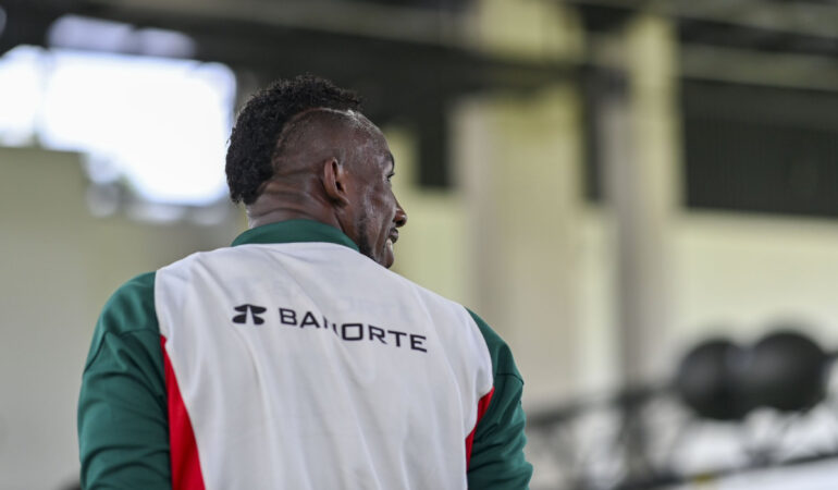 Julián Quiñones quiere representar a la Selección Mexicana. FOTO: @miseleccionmx