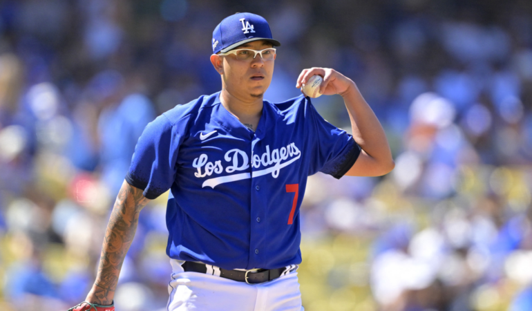 Julio Urías no viajará con el equipo a Miami / Foto: Reuters