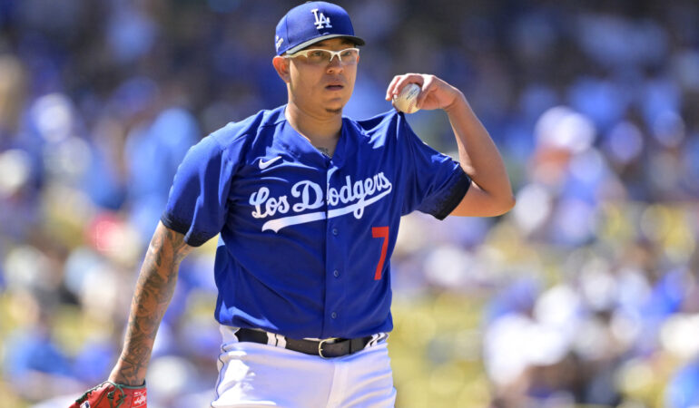 Julio Urías pasó de héroe a villano en los Dodgers. FOTO: Reuters