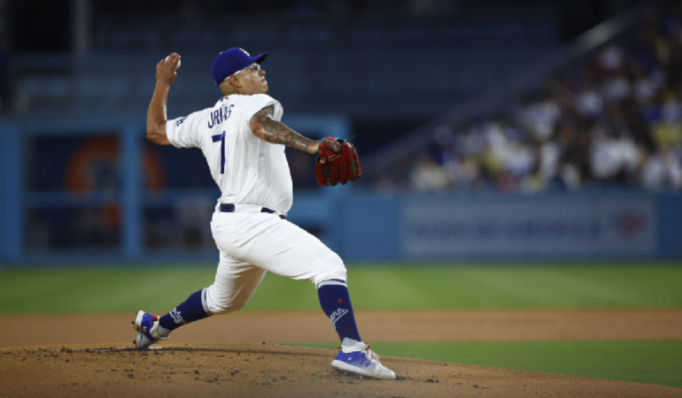 Julio Urias podría salir de los Dodger de Los Ángeles. Foto: AFP