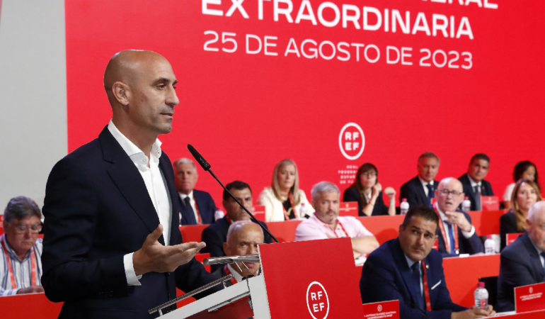 Luis Rubiales fue suspendido de su cargo en la RFEF / Foto: AFP