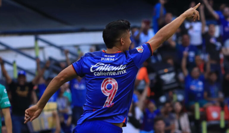 Ángel Sepúlveda se ha convertido en la estrella de Cruz Azul. FOTO: Martín Montiel | ESTO