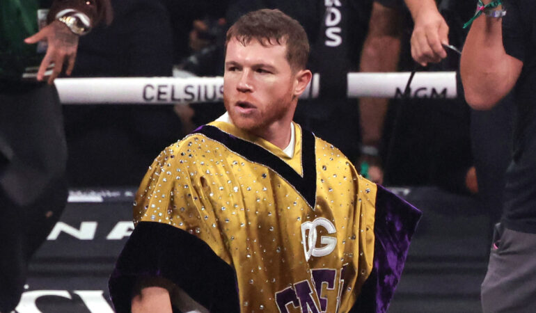 Canelo Álvarez recibe propuesta de Jake Paul para una pelea. FOTO: AFP
