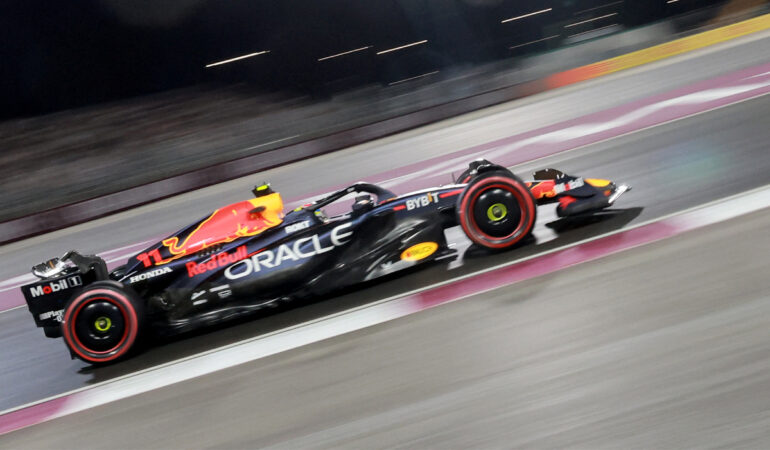 Checo Pérez fue eliminado en la Q2 de Qatar. FOTO: AFP