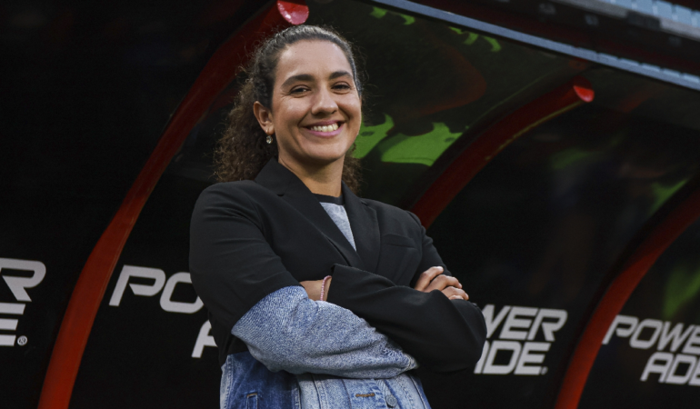 Eva Espejo dirá adiós a la dirección técnica de Rayadas / Foto: Mexsport
