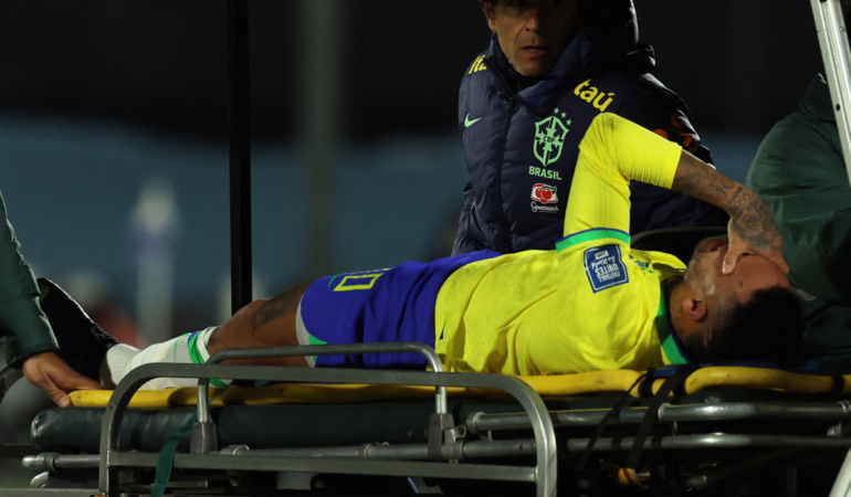 Neymar se perderá entre siete y 10 meses de actividad / Foto: AFP
