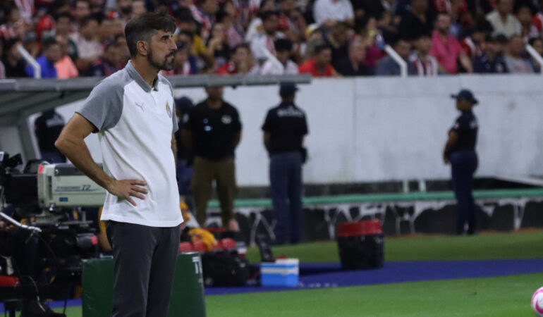 Paunovic agradeció la entrega a sus futbolistas de Chivas. FOTO: Erik Estrella | ESTO