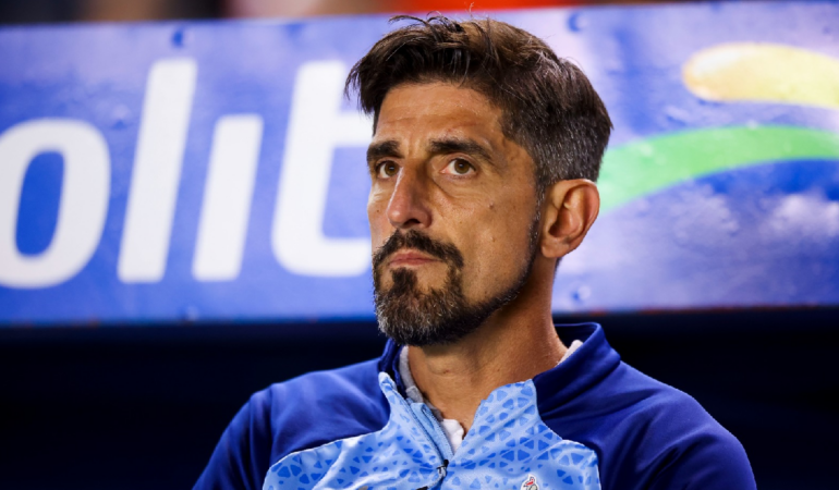 Paunovic se fue muy molesto de la Corregidora / Foto: Ramón Romero