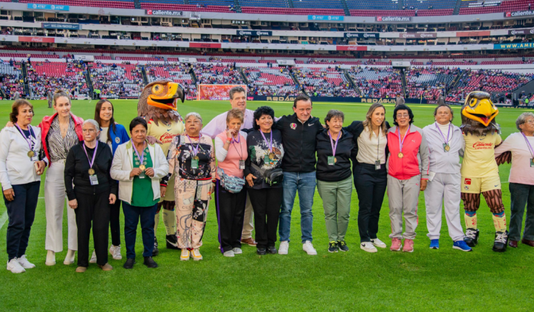América reconoció a las mundialistas de 1971 / Foto: TW América