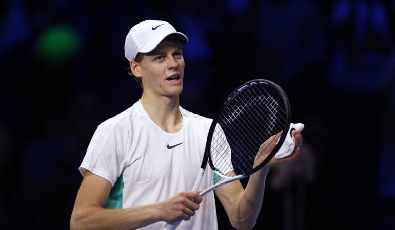 Sinner aprovechó que Tsitsipas no estaba al 100% Foto_Reuters