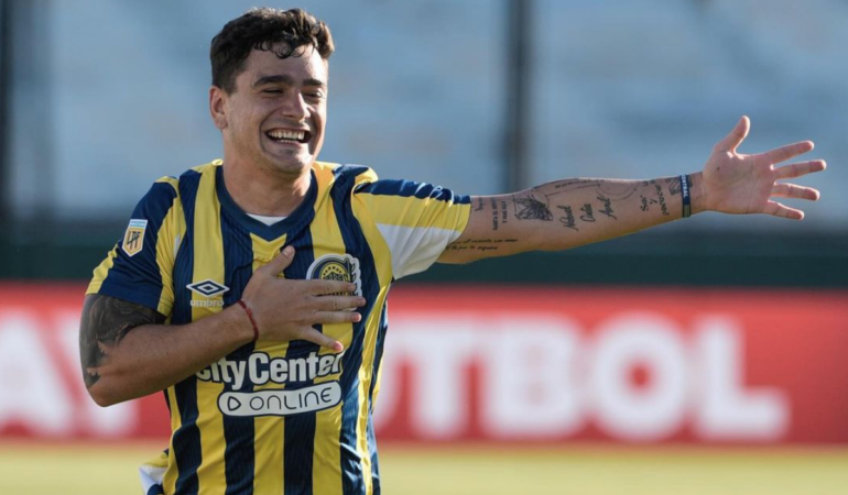 El mexicano fue titular frente a River / Foto: @lucamartinez_