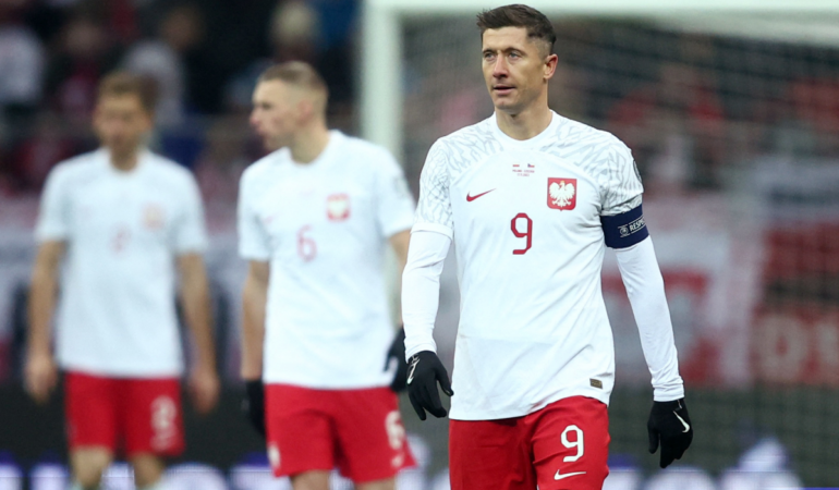 Robert Lewandowski se retiraría en 2026 / Foto: Reuters