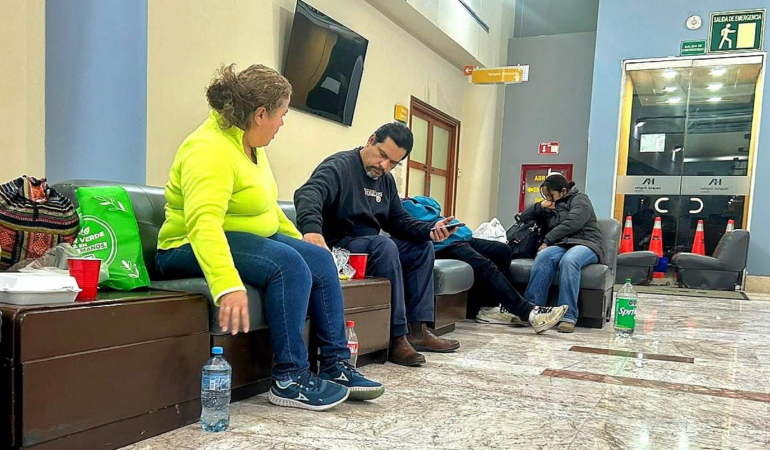 Aficionados están al pendiente de su gente en el hospital de Torreón / Foto: Marcela Delgado