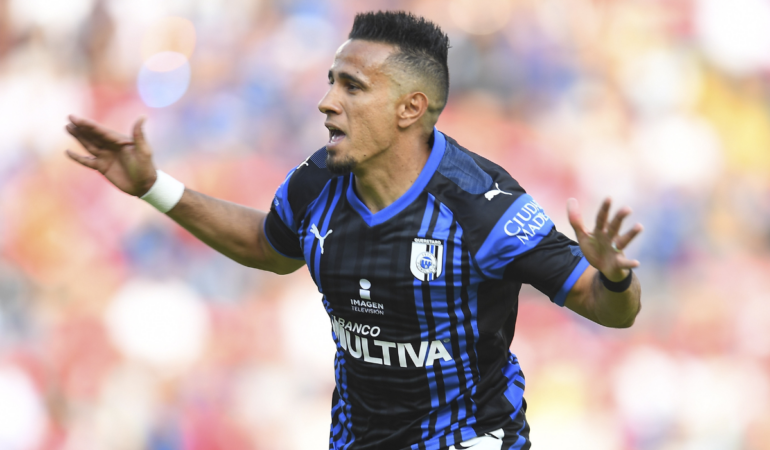 Camilo Sanvezzo anotó 69 goles con los Gallos Blancos Foto_Mexsport