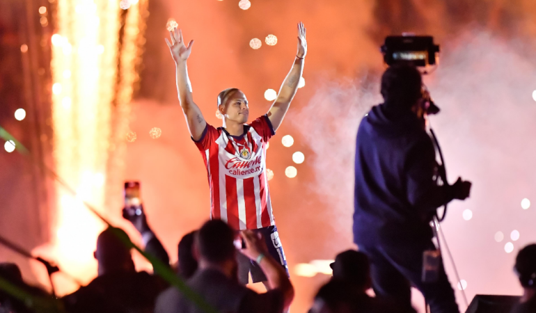 Chicharito Hernández registrado con Chivas para jugar la Concachampions. Foto: Mexsport