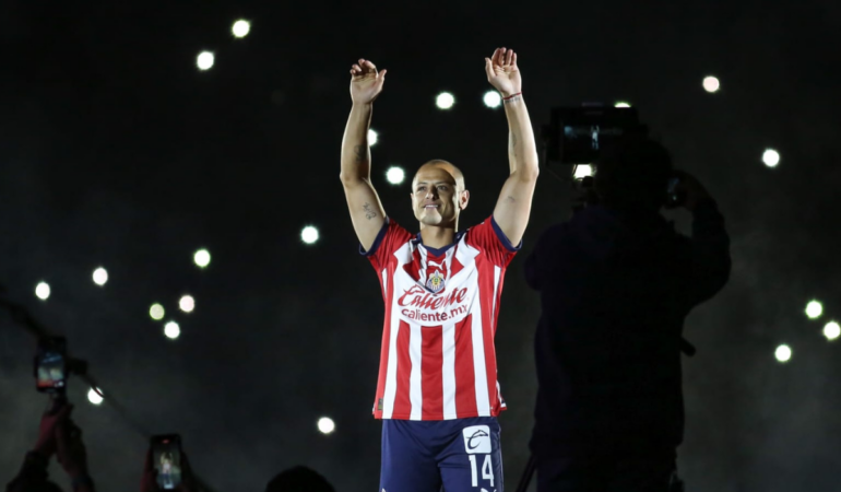 Chicharito emocionó a todo el vestidor rojiblanco Foto_Francisco Rodríguez