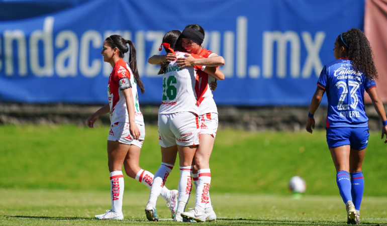 Miguel Ramírez arrancó con victoria con las Centellas. Foto: @LigaBBVAFemenil