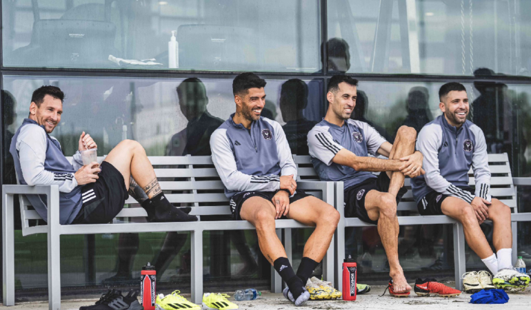 Luis Suárez se rencontró con sus amigos como Messi. Foto: @InterMiamiCF