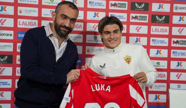 Luka Romero fue presentado por el Almería / Foto: @U_D_Almeria