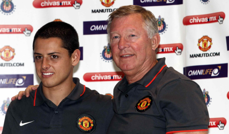 Sir Alex Ferguson le mandó mensaje al Chicharito / Foto: Mexsport