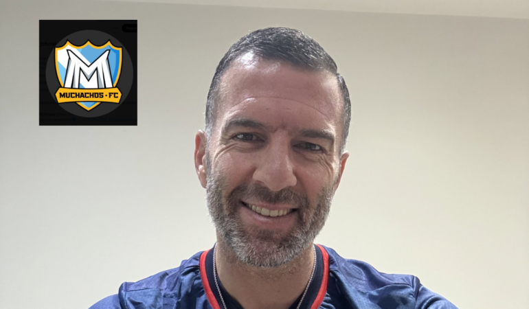 Tito Villa fue presentado con su nuevo equipo. Foto: @TitoVilla1982