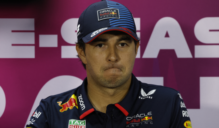 Checo Pérez ya sufrió sus primeras críticas de Helmut Marko / Foto: Reuters