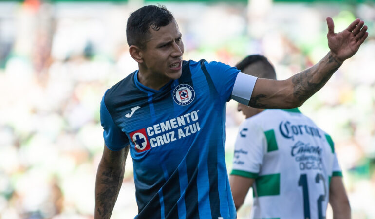 Julio César Domínguez visita la que fue su casa muchos años. FOTO: Mexsport